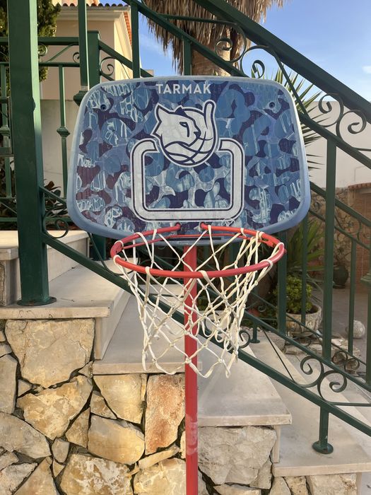 Basquetball cesto com pé