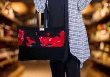 Torba na zakupy BLACK WITH RED FLOWERS Elegancja i Styl na Każdy Dzień