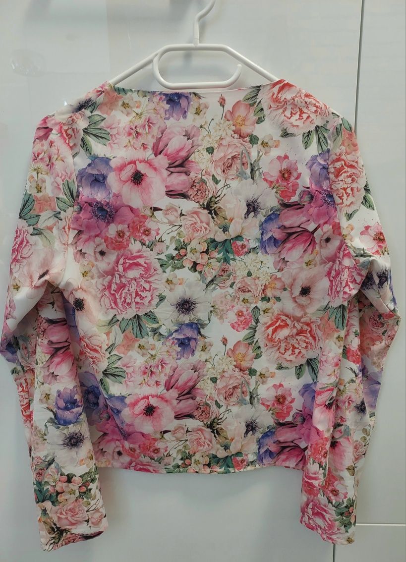 Bluzka w kwiaty firmy cinamoon rozmiar XS/S