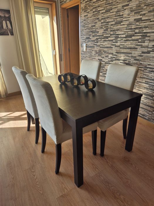 Conjunto de mesa e cadeiras IKEA