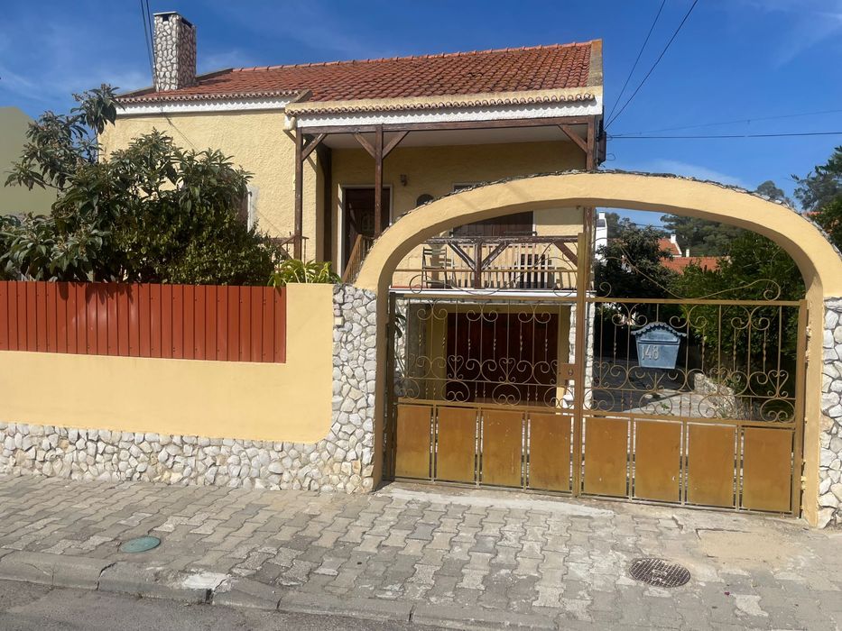 Quarto para alugar em moradia