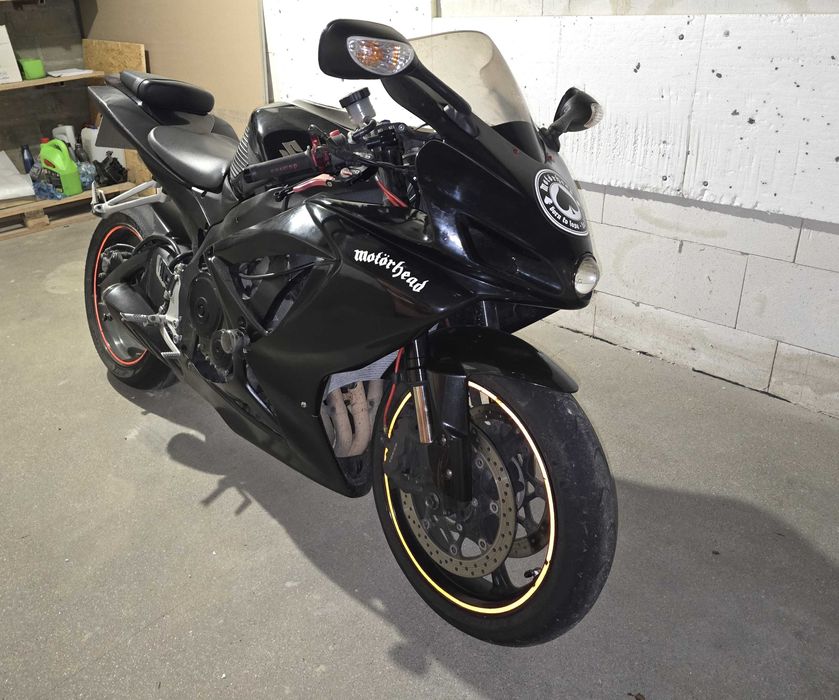 Suzuki GSXR 750 K7