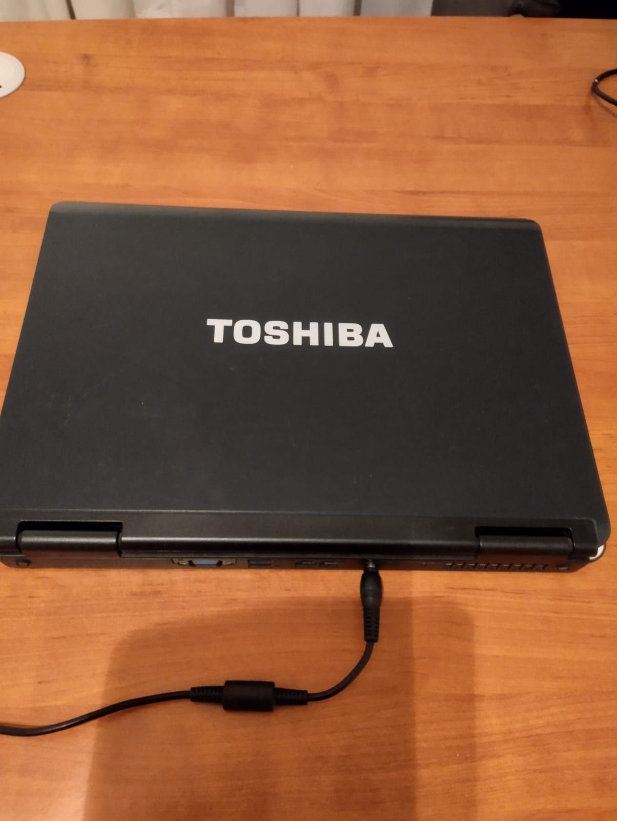 Vendo portátil  Toshiba a funcionar