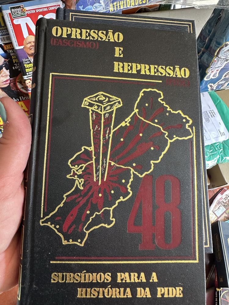 Livro opressao e repressao