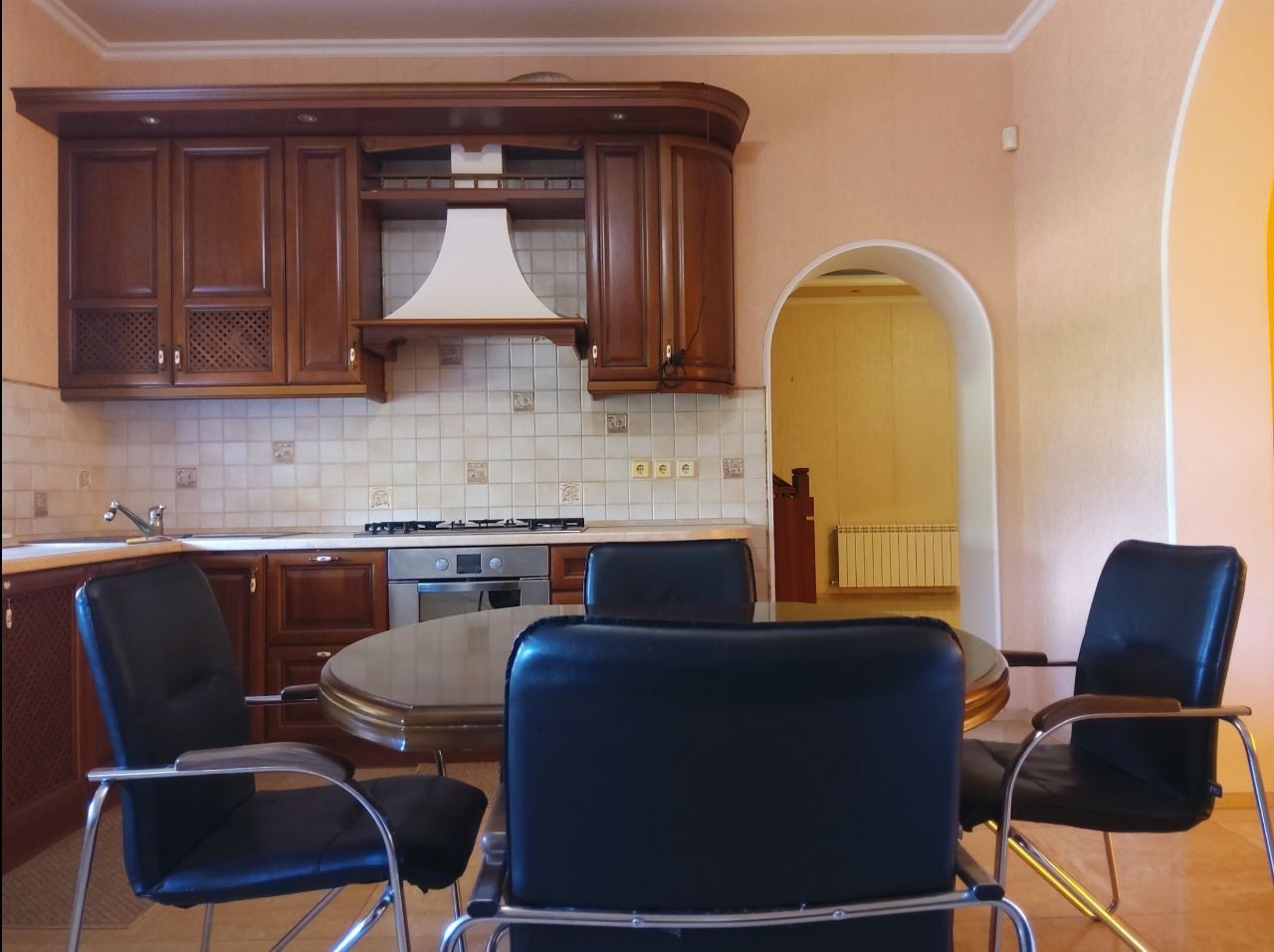 Терміновий продаж будинку 380м2