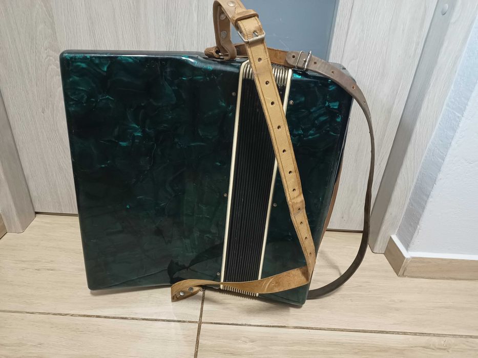 Radziecki akordeon Orion 80 basów sprawny instrument z PRL