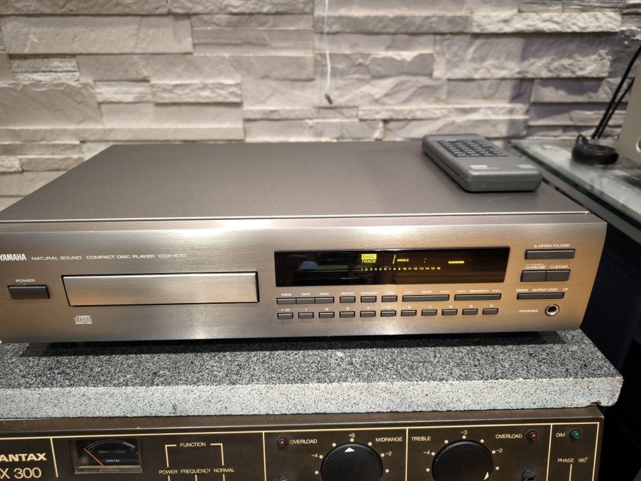 Odtwarzacz CD Yamaha CDX-570 +pilot ,idealny