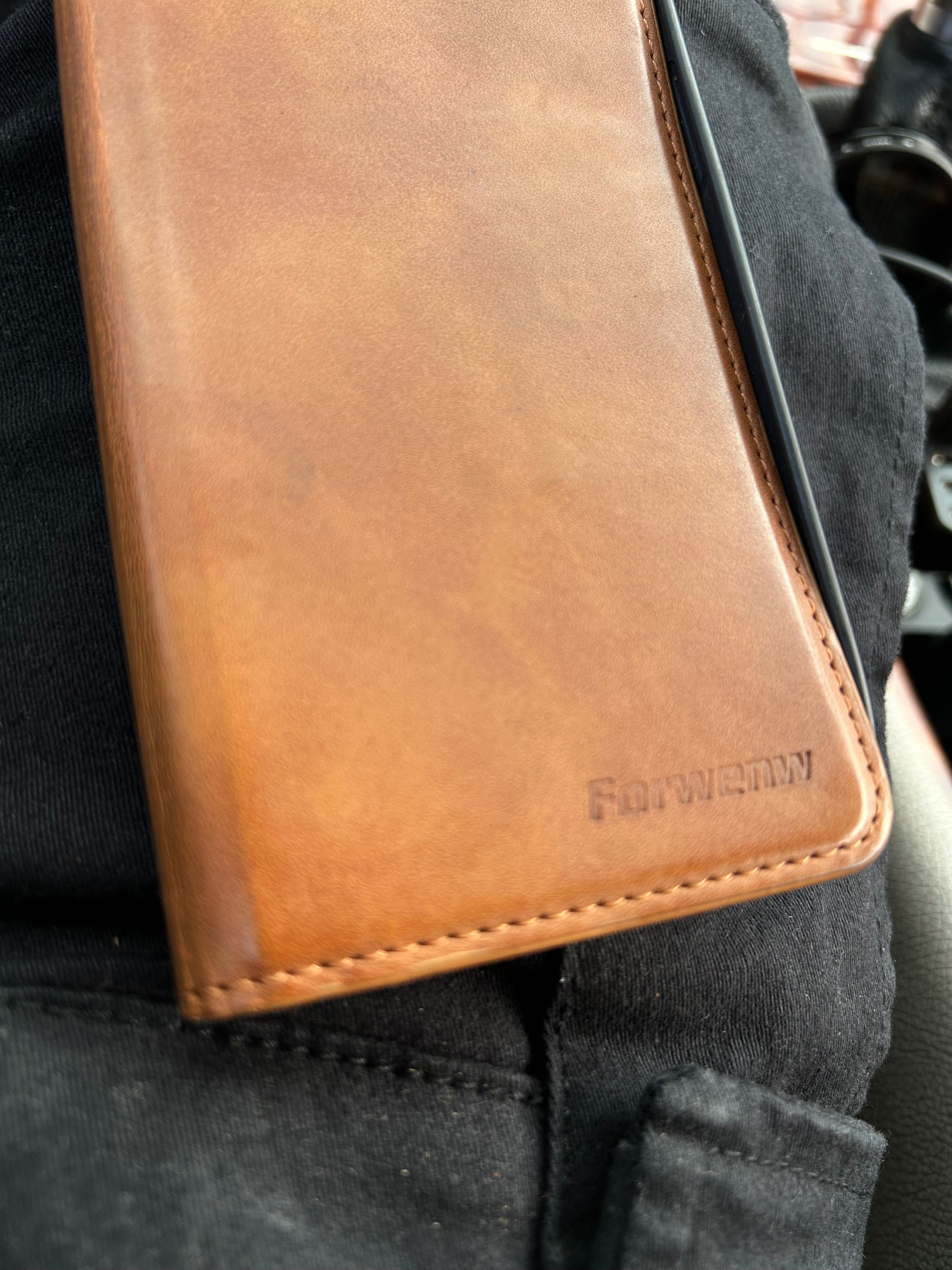 Etui na iphone 14