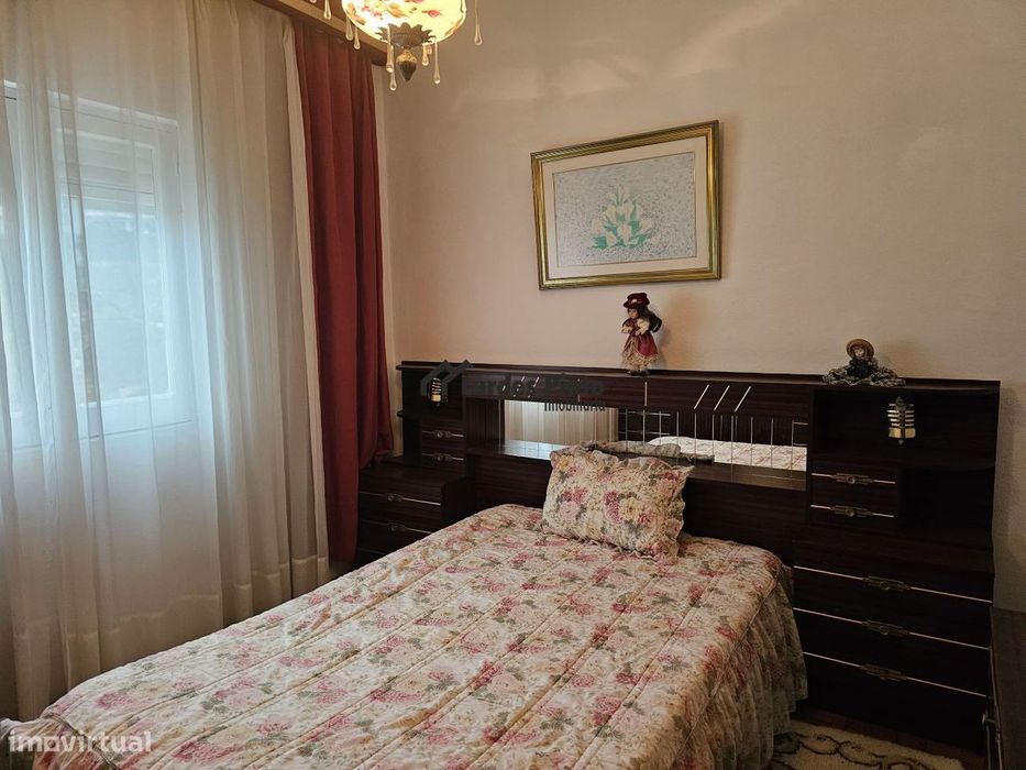 Andar de moradia mobilada com quintal