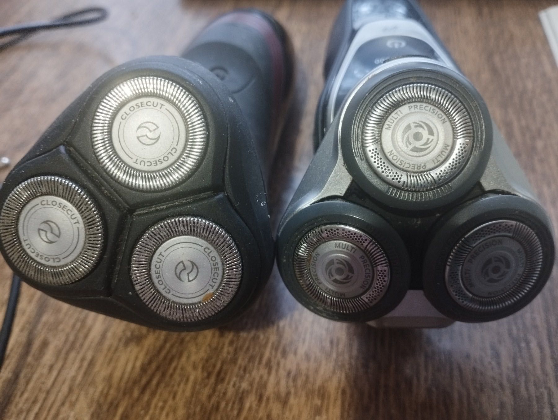 Philips електробритви 800 грн 2 шт. робочі