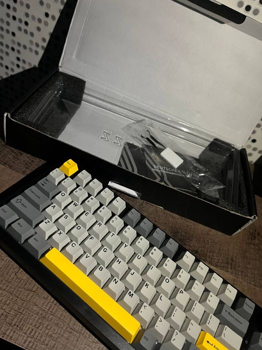 Продам клавиатуру аджас ака 820 про