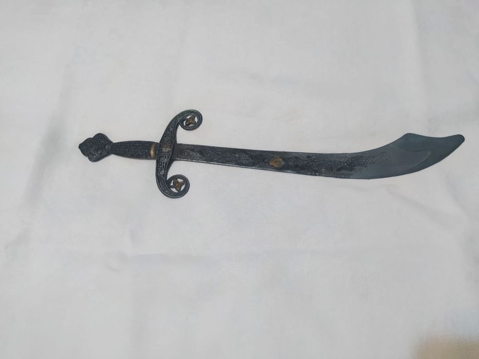 Продам сувенірний кинджал