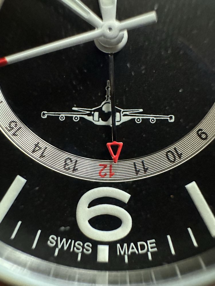 Adriatica. Zekarek. Pilot. Quartz. Swiss made