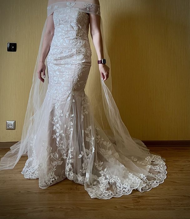 Весільна сукня русалка з накидкою