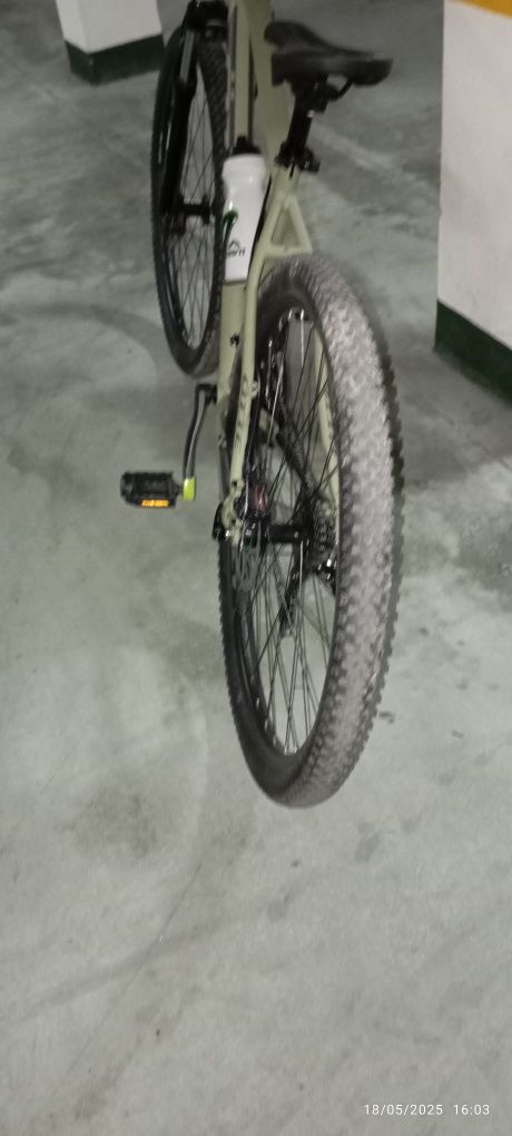 Vende-se bicicleta de montanha kosmo pro como nova