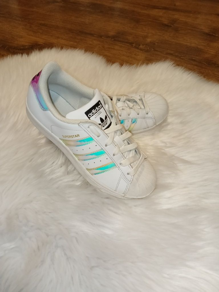 Buty sportowe damskie adidas SuperStar r.36 białe z holo