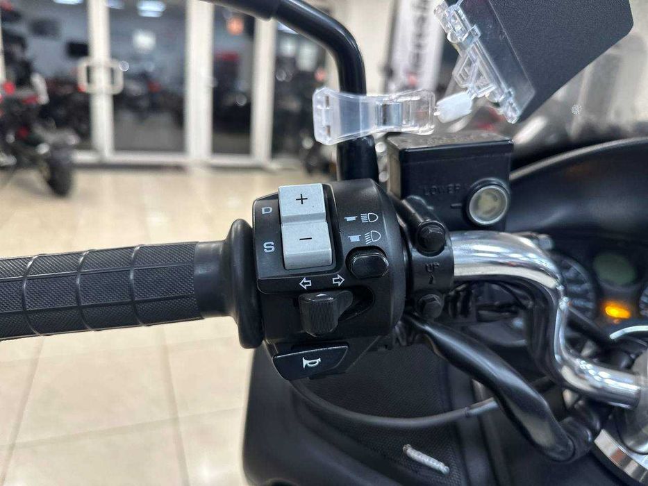 Максі-скутер Honda Forza 250 Z MF08