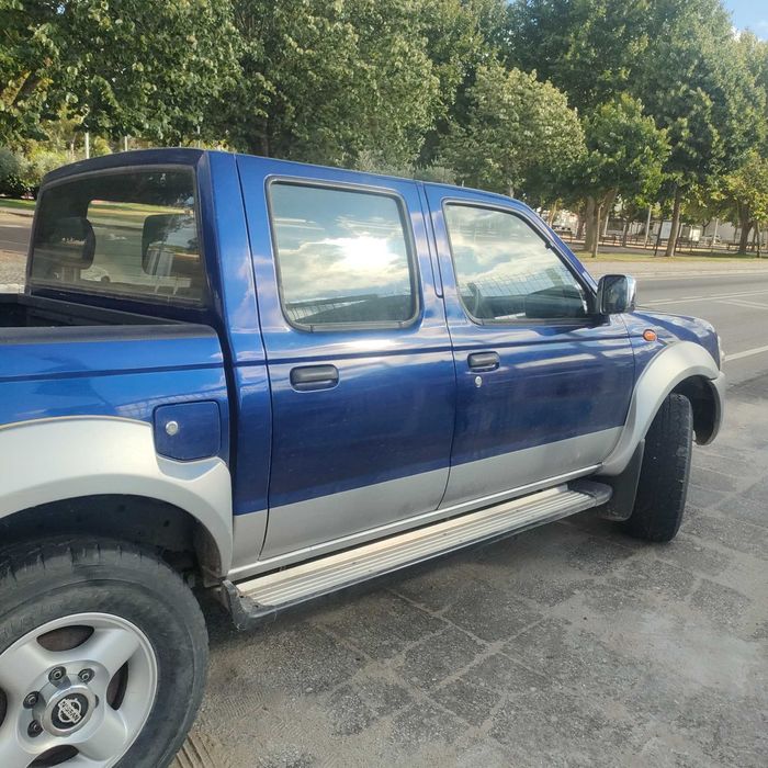 Nissan np 300 d22