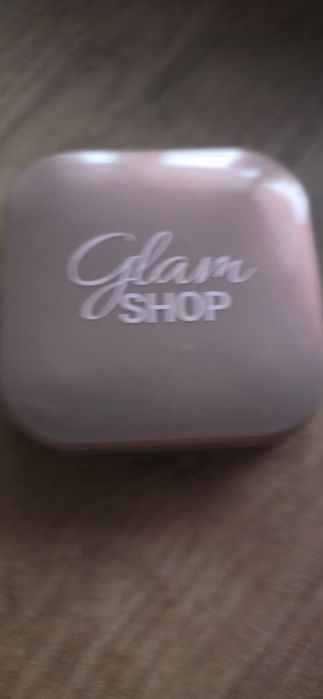 Rozświetlacz Glam Shop