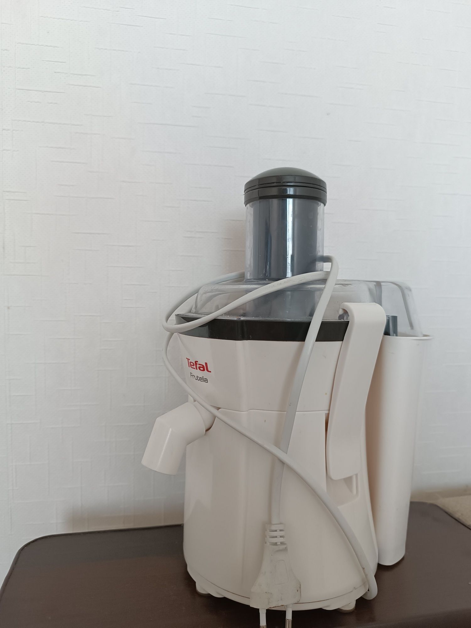 Соковижималка Tefal Frutelia