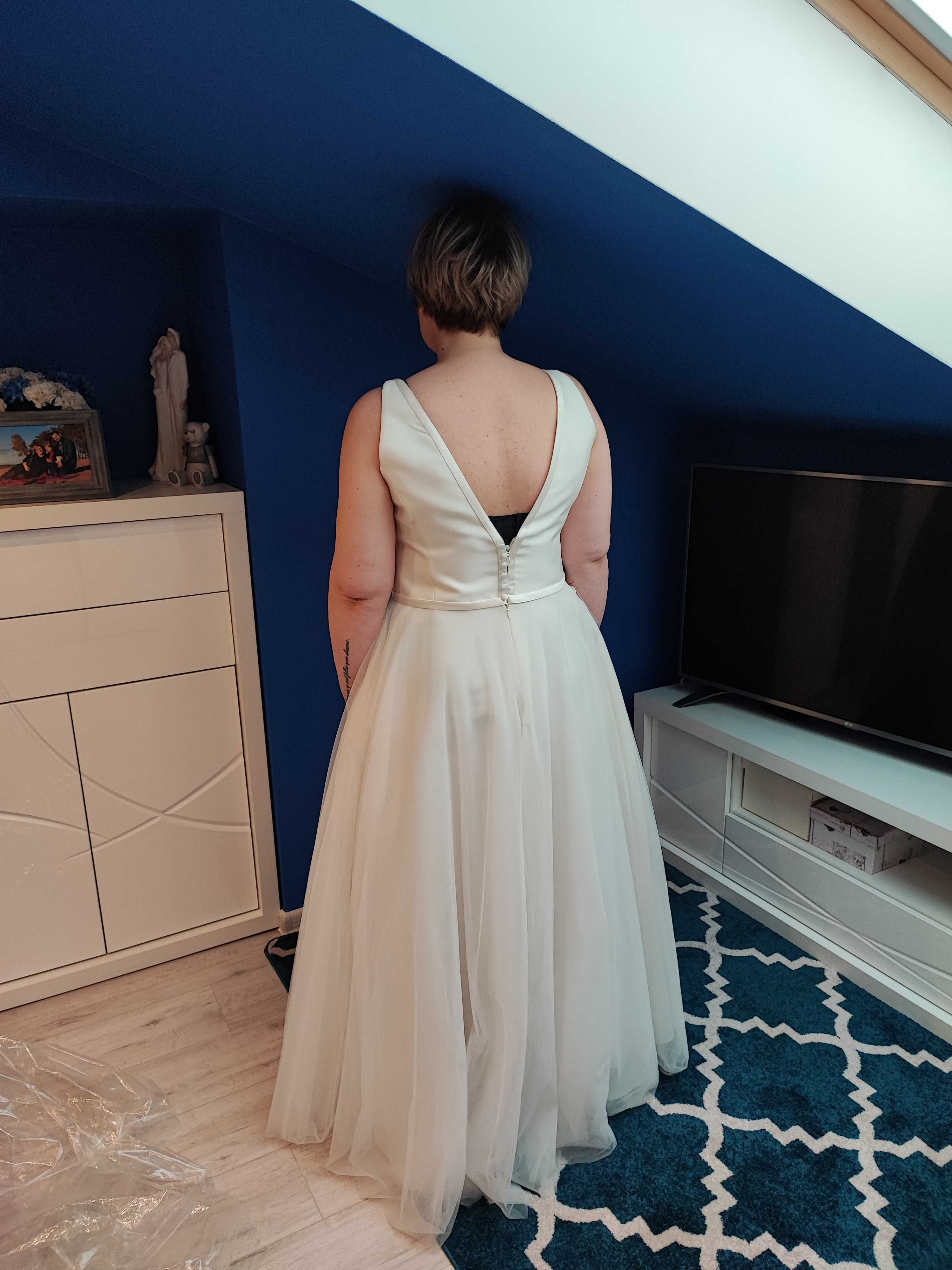 Suknia ślubna plus size rozmiar 46