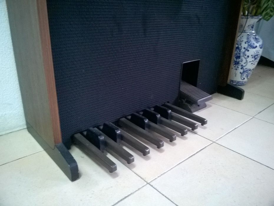 Orgão (/"Piano") Marca: Farfisa ; Modelo: F200 (*Oferta)