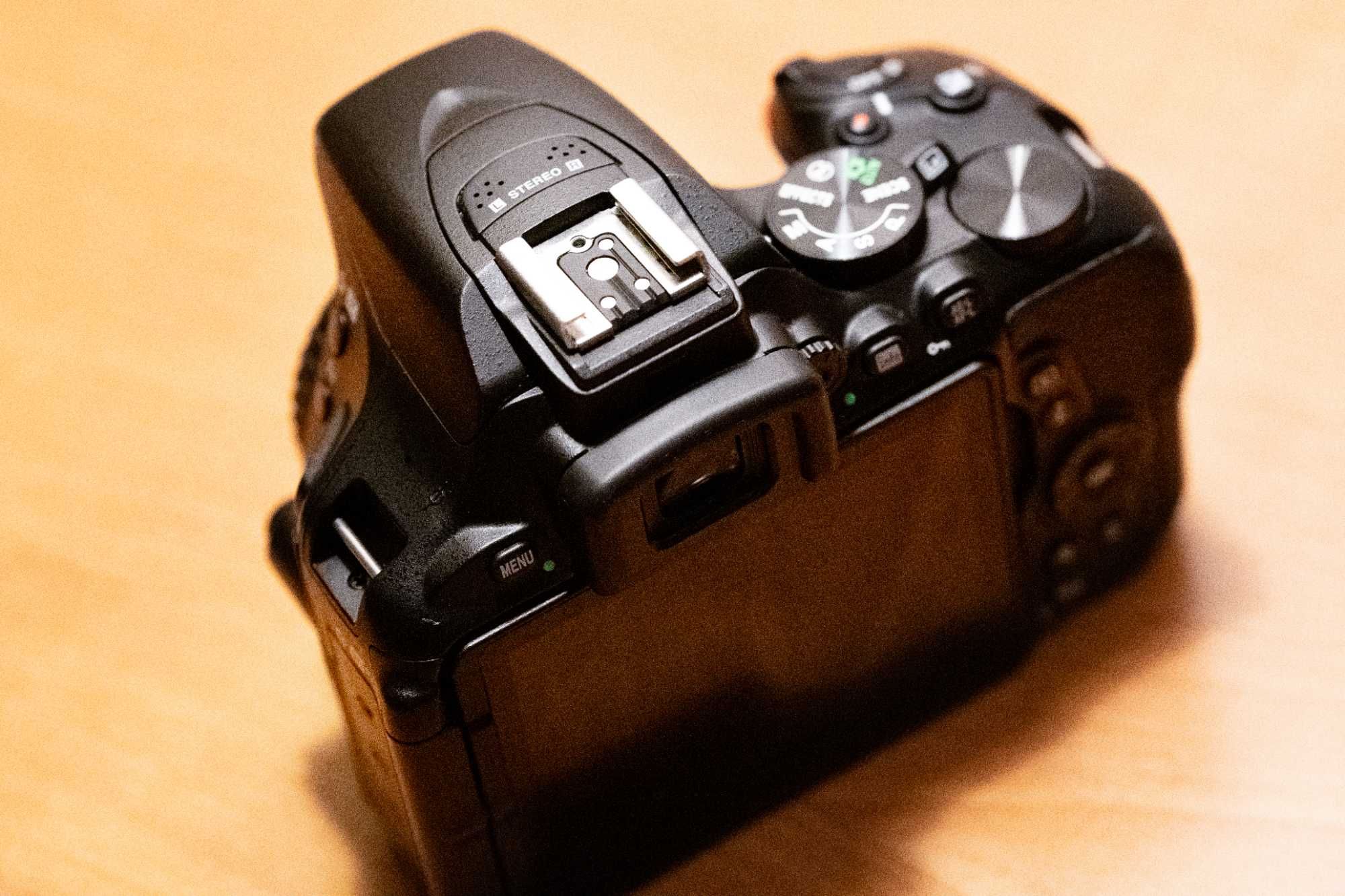 Aparat fotograficzny Nikon lustrzanka, obiektyw zoom Nikkor , Yongnuo