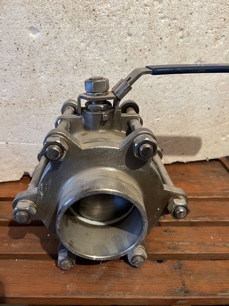 Кран шаровый трехсоставной приварной DN 100