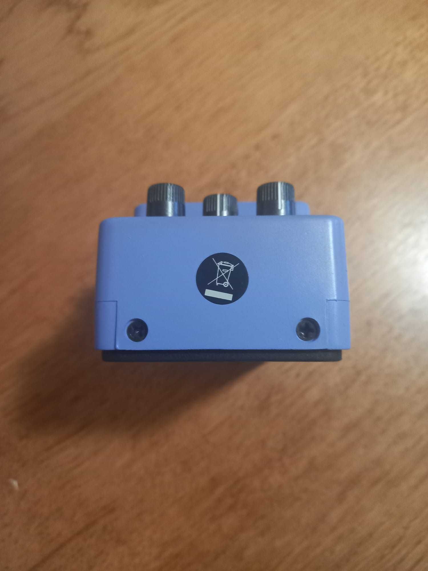 Efekt przesteru do gitary/ basu, Behringer TO100 Tube Overdriver.