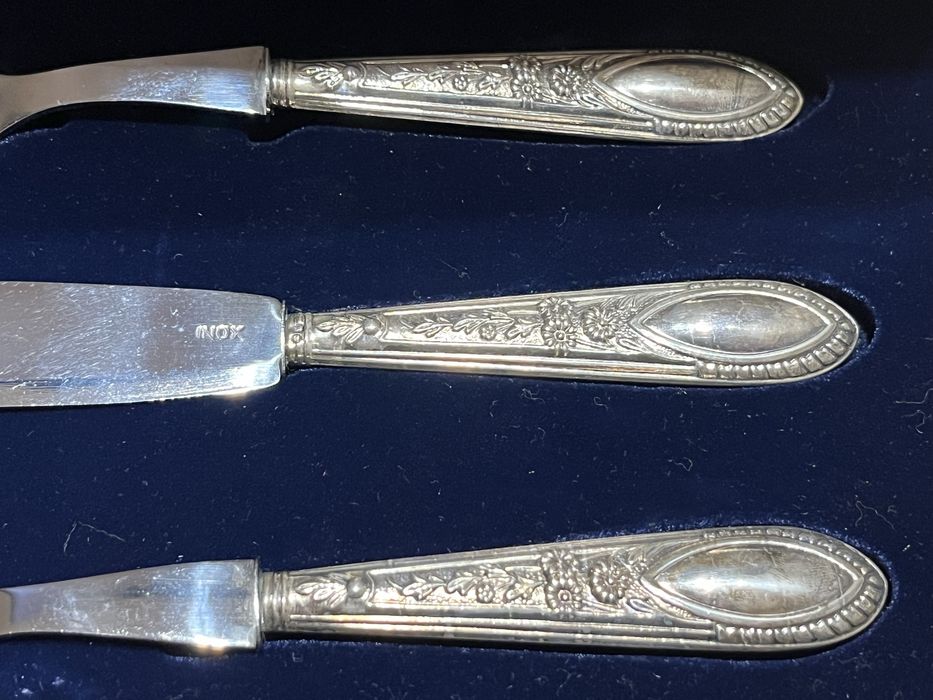 Talheres com cabos em prata