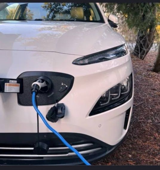 Hyundai kona 2019-2023 защита порта зарядки от снега та влаги