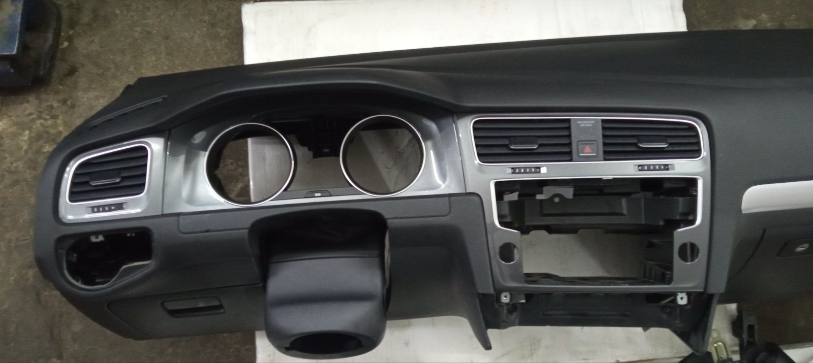 Торпеда торпедо панель приладів Airbag VW e-Golf Golf еГольф Гольф
