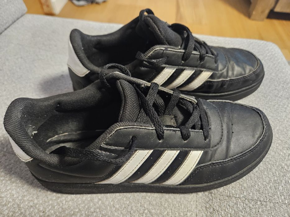 Buty młodzieżowe adidas