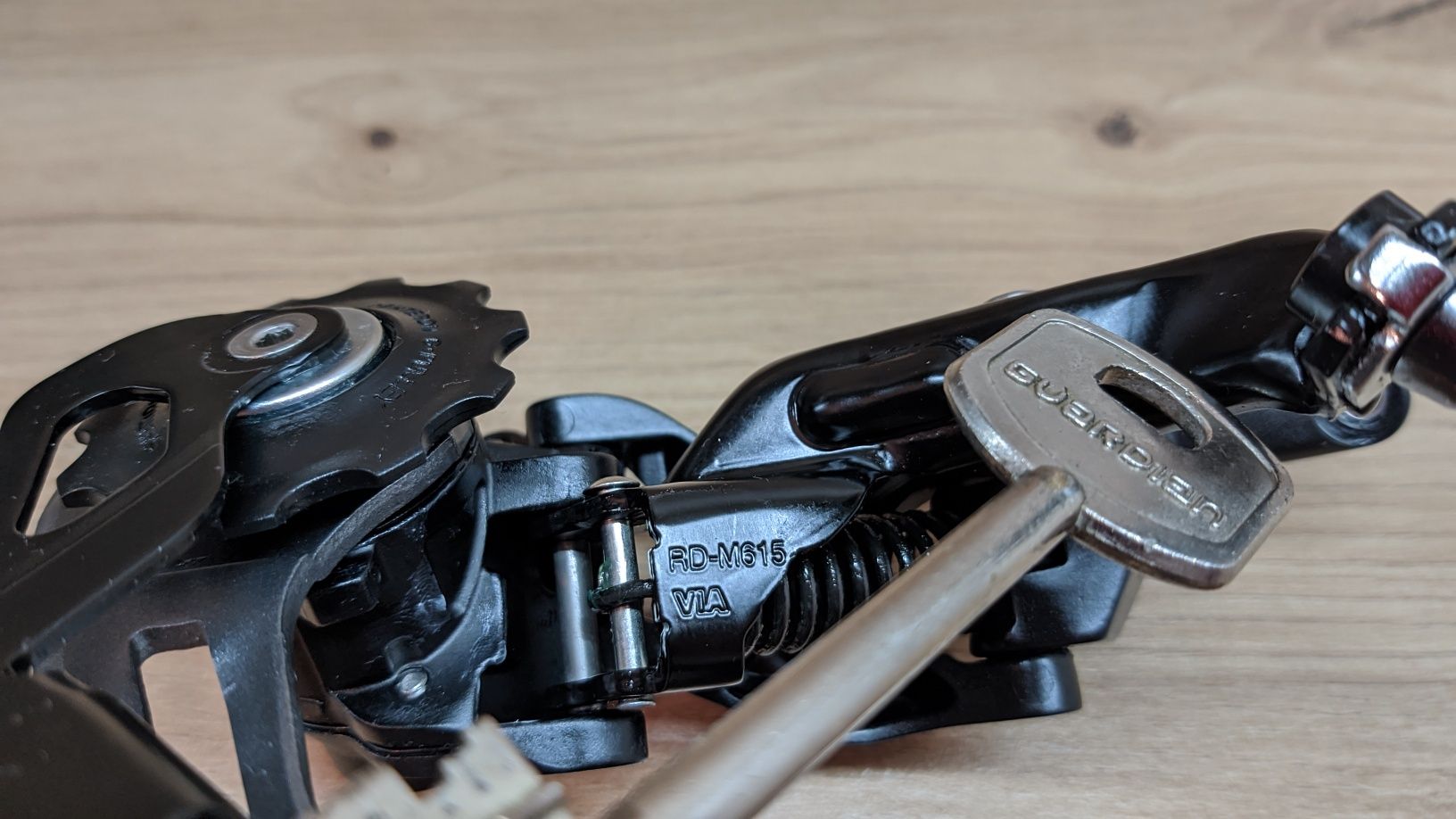 Задня перекидка Shimano Deore RD-M615 Shadow Plus 10 speed