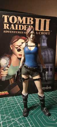 Figurka Lara Croft Tomb Raider