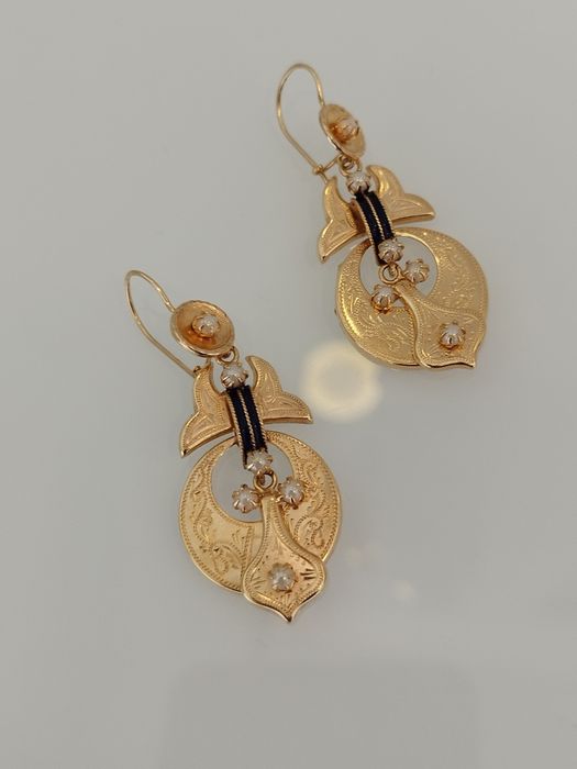 Brincos em ouro de 19,2kt