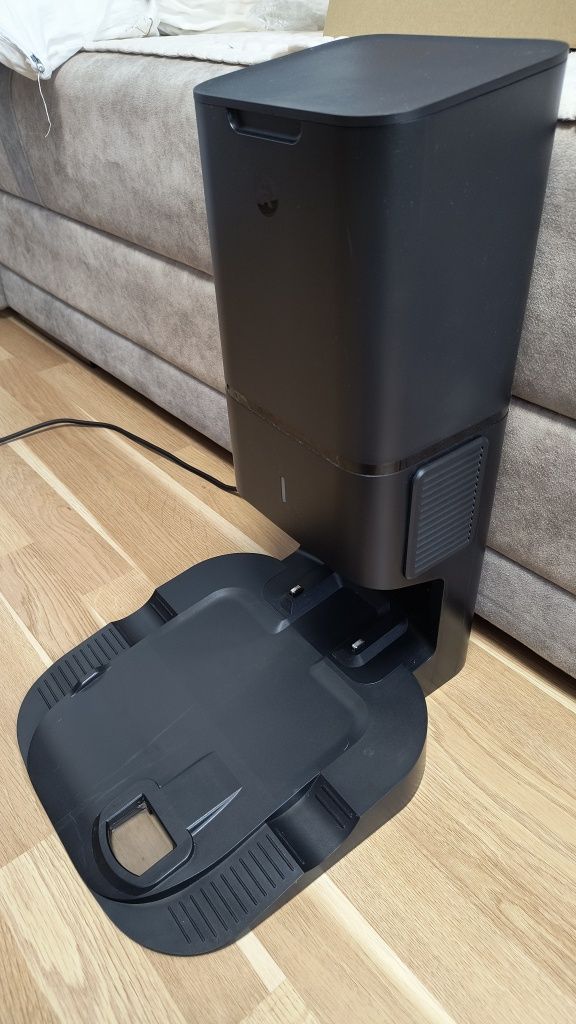 Робот-пилосос миючий iRobot Roomba combo i8 plus