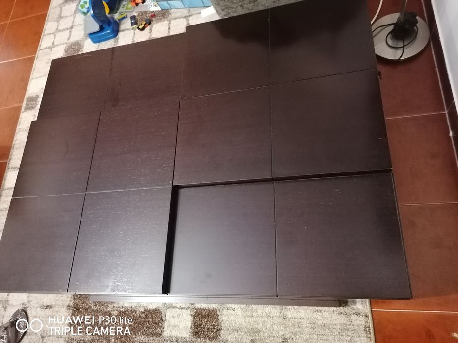 Mesa de centro-com alçapão para arrumação