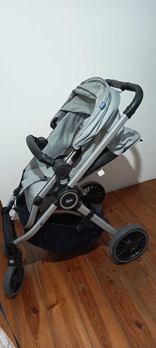 Vendo Carrinho de Bebe Chicco Fechamento envelope + ovo + base  do ovo