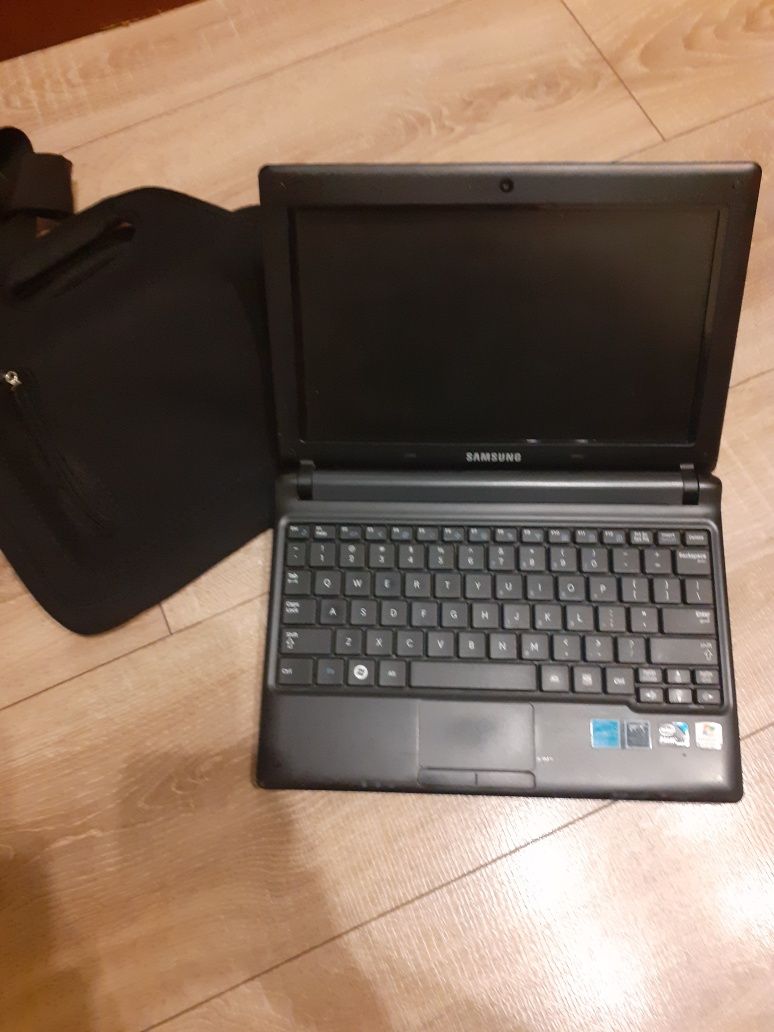 Mały Laptop Samsung 10Cali