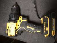 Продам високоякісну  акумуляторну дриль Dewalt DCD708 на 20V