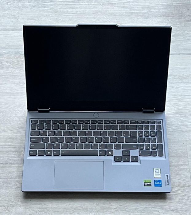 Laptop Gamingowy Lenovo LOQ 15IAX9 i5-12450HX 24/512 RTX4050 Win11
