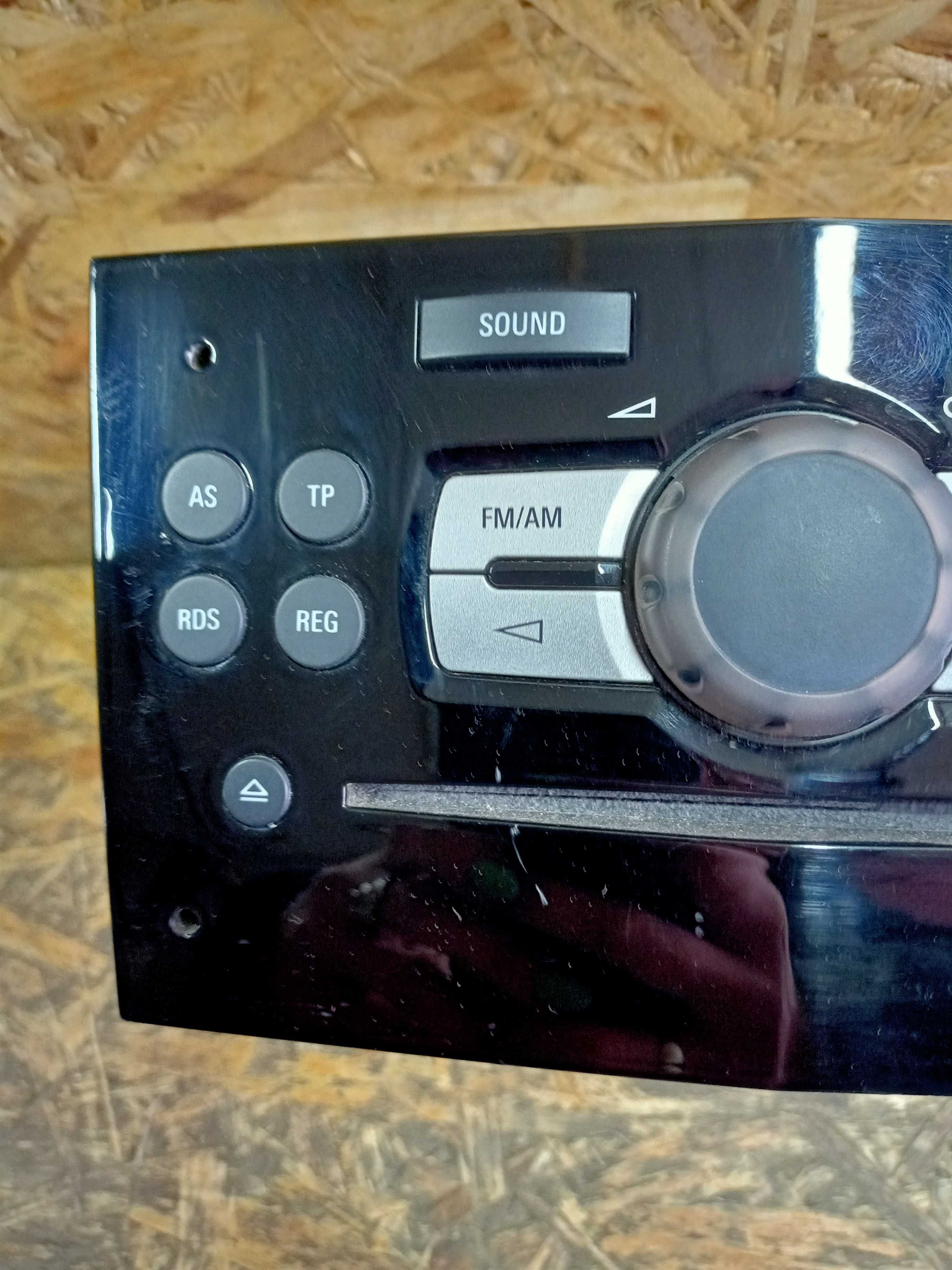 Opel Corsa D Astra H radio odtwarzacz CD piano black oryginał