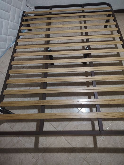 Cama de casal com colchão