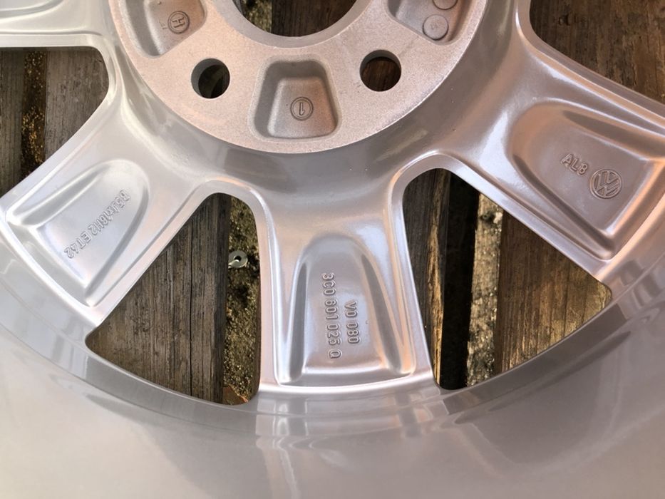 + felgi 16 cali VW Passat Golf orginał Radom