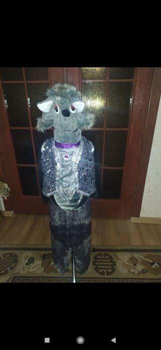 Платья и костюмы для праздников