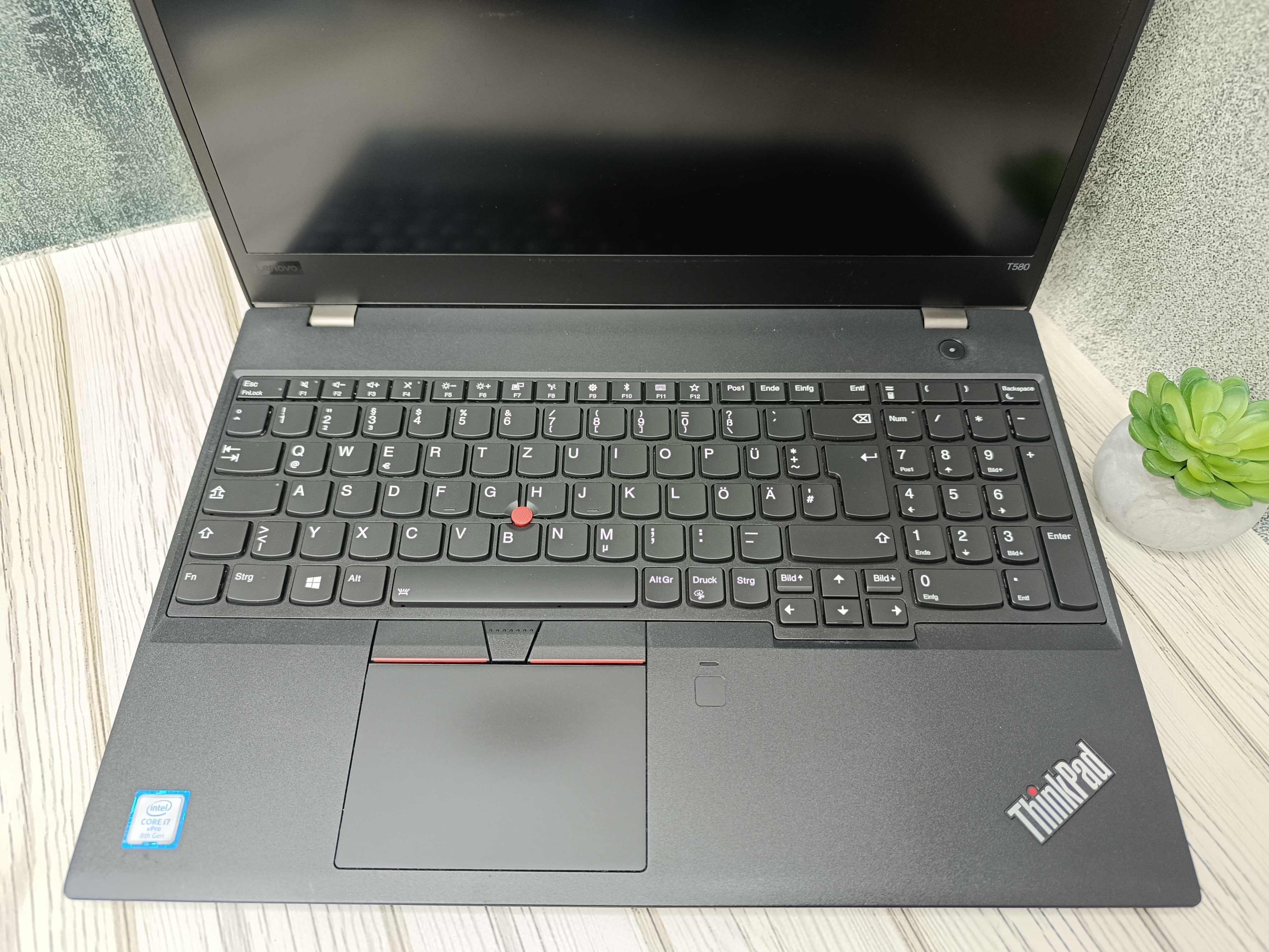 Lenovo Thinkpad T580 4K\I7-8650U\8GB\SSD 256\NVIDIA GeForce MX250 2GB