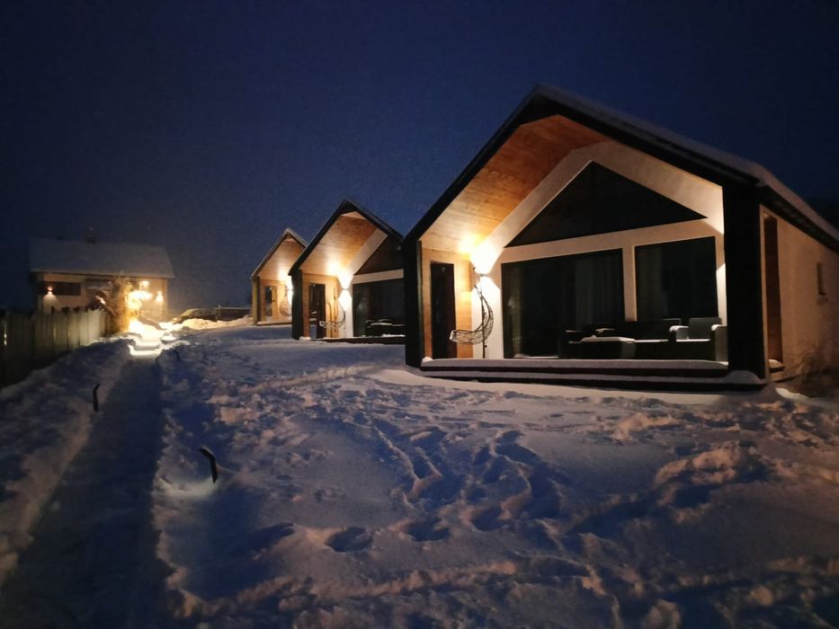 Tulichatki- domki w Beskidach z widokiem na jezioro