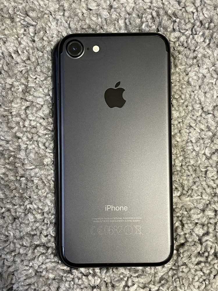 Apple iPhone Айфон 7 32gb Matte Black Neverlock