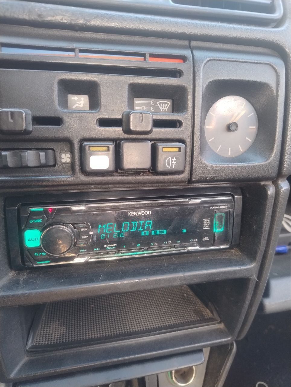 Автомагнітола Kenwood KMM-123Y